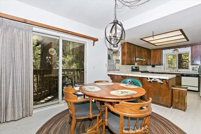 24543 S Albrun Drive, Crestline, California 92325
