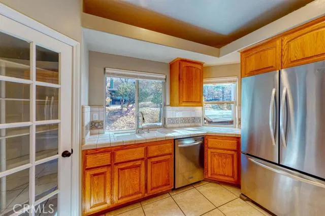 1216 Golden Rule Lane, Lake Arrowhead, California 92352