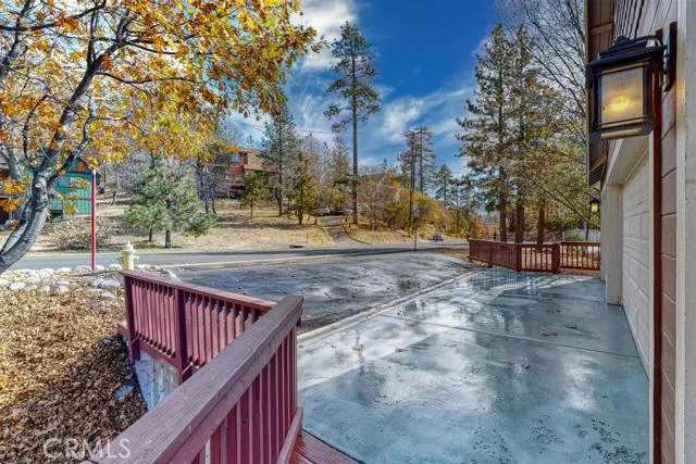 1216 Golden Rule Lane, Lake Arrowhead, California 92352