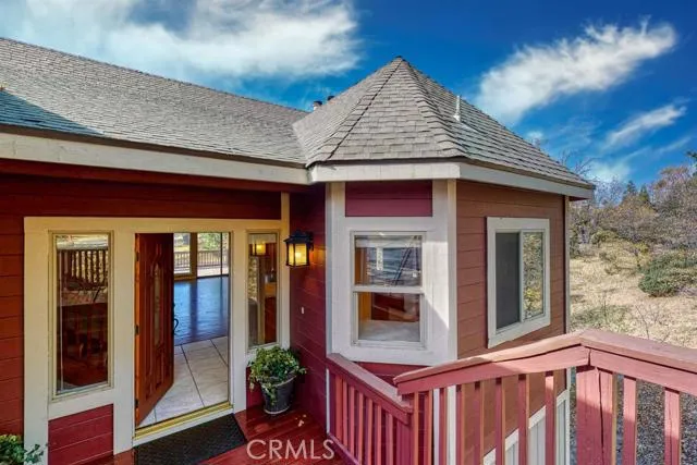 1216 Golden Rule Lane, Lake Arrowhead, California 92352