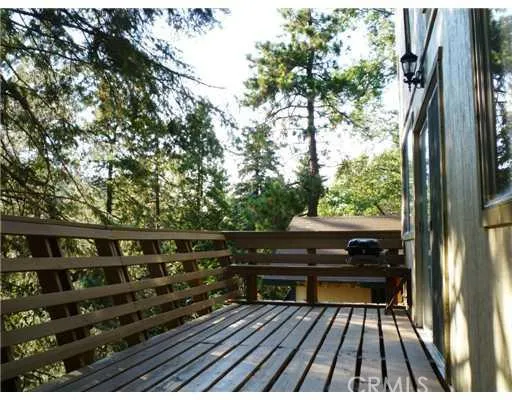 737 Arrowhead Villas Road, Lake Arrowhead, California 92352