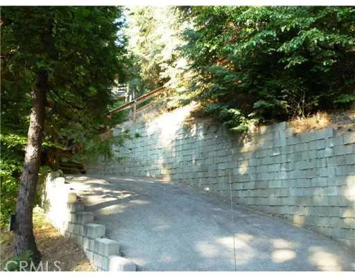 737 Arrowhead Villas Road, Lake Arrowhead, California 92352