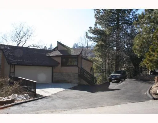 1286 Calgary Drive, Lake Arrowhead, California 92352