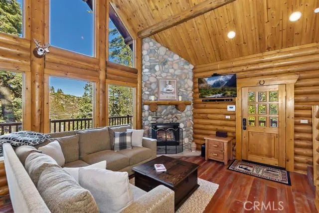 262 Fairway Drive, Lake Arrowhead, California 92352