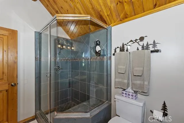 262 Fairway Drive, Lake Arrowhead, California 92352
