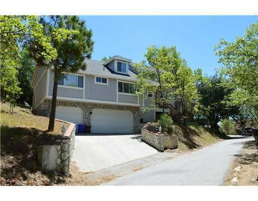1382 Yellowstone Drive, Lake Arrowhead, California 92352