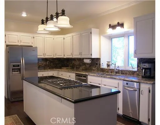 155 Cypress Drive, Lake Arrowhead, California 92352