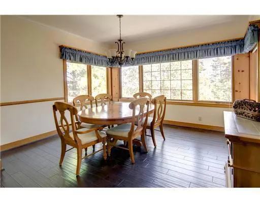 155 Cypress Drive, Lake Arrowhead, California 92352