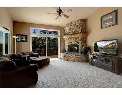 787 Zurich Drive, Lake Arrowhead, California 92352
