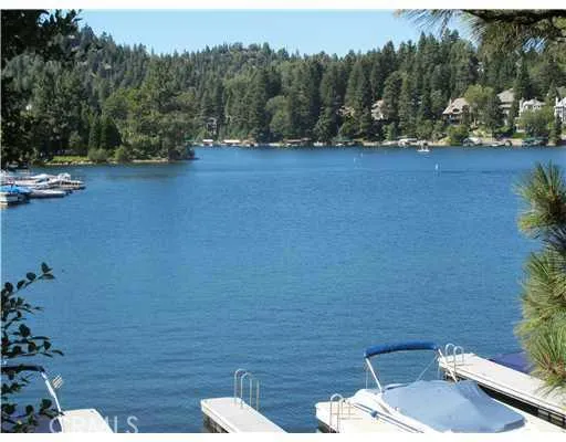 352 Lake Resort 352, Lake Arrowhead, California 92352