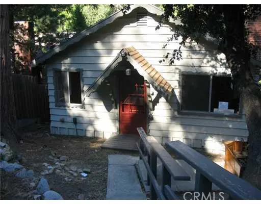 688 Knoll, Crestline, California 92325