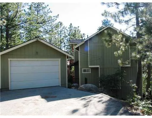 2590 Valkyrie Drive, Running Springs, California 92382