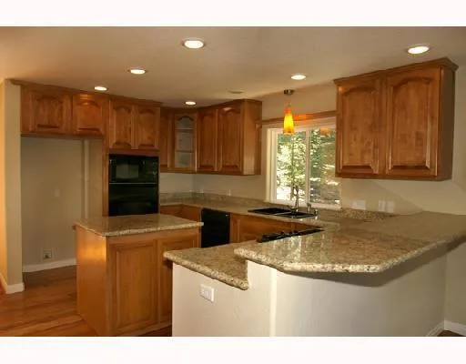 28523 Shenandoah Drive, Lake Arrowhead, California 92352