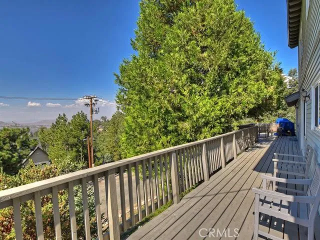 1217 Yukon Drive, Lake Arrowhead, California 92352