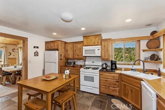 45528 4th Street, None, California 92314