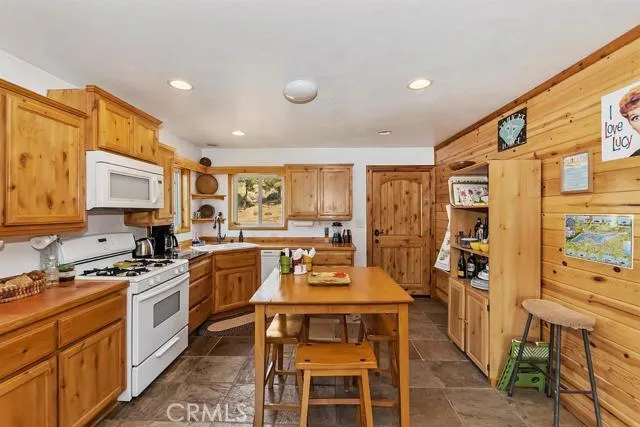 45528 4th Street, None, California 92314