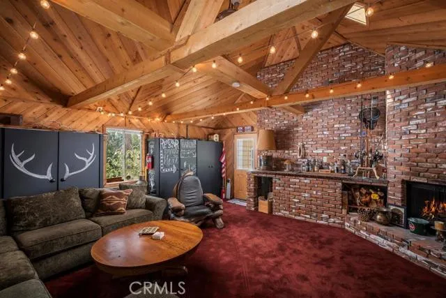 THE ULTIMATE DETACHED MAN CAVE/GAME ROOM WITH WOOD BURNING FIREPLACE!
