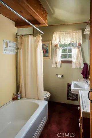 FULL BATH ON MAIN LEVEL.