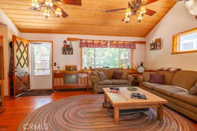 25036 Moon Drive, Crestline, California 92325