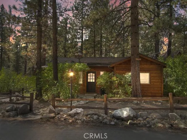 1198 Chickasaw Road, Fawnskin, California 92333