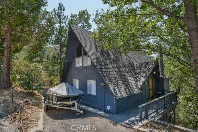 1404 Regina Drive, Lake Arrowhead, California 92352