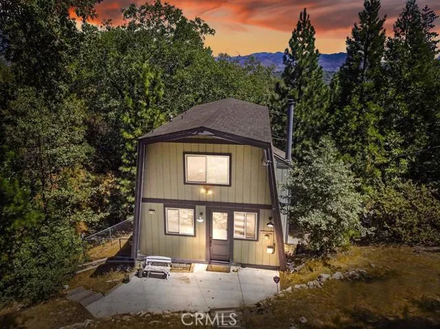 27780 Polar Drive, Lake Arrowhead, California 92352