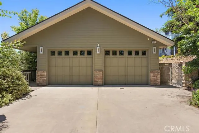 1000 Summit Drive, Crestline, California 92325