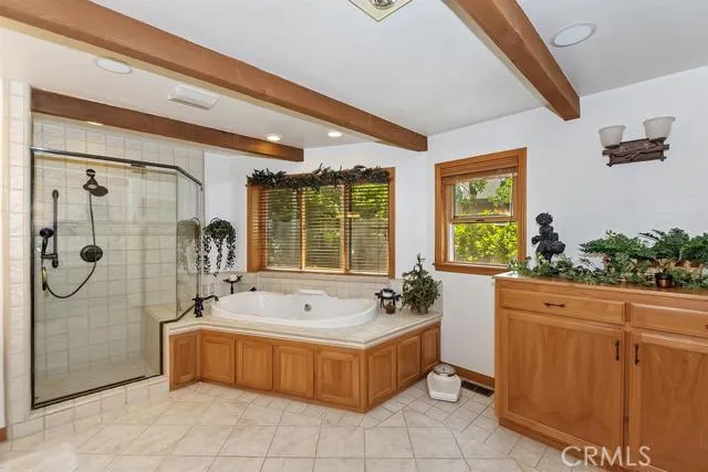 28986 N Shore Road, Lake Arrowhead, California 92352