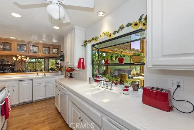 28986 N Shore Road, Lake Arrowhead, California 92352
