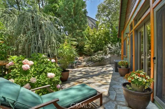 28986 N Shore Road, Lake Arrowhead, California 92352