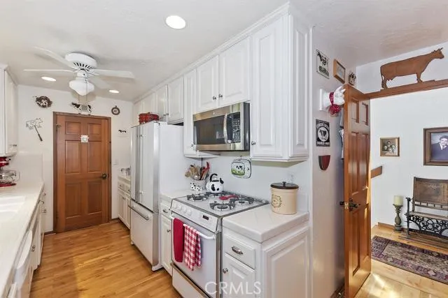 28986 N Shore Road, Lake Arrowhead, California 92352