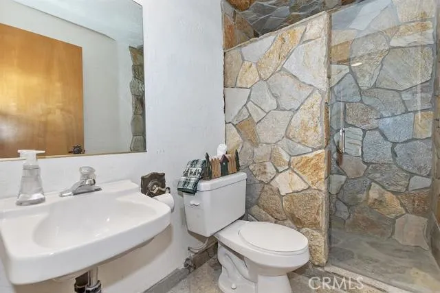 28986 N Shore Road, Lake Arrowhead, California 92352