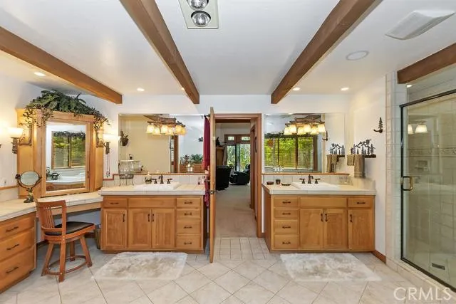 28986 N Shore Road, Lake Arrowhead, California 92352