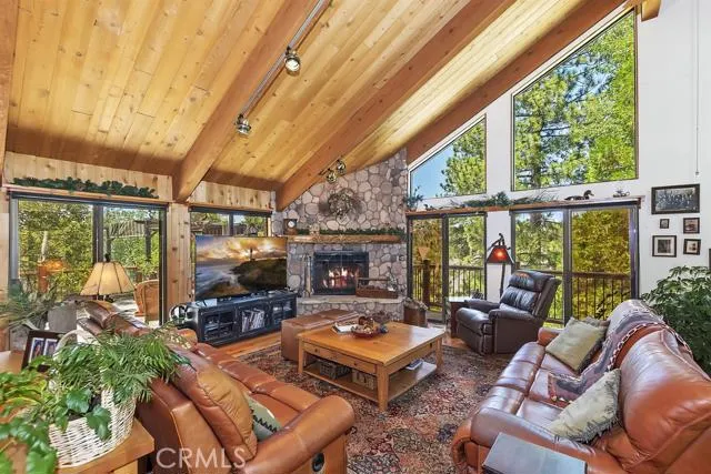 28986 N Shore Road, Lake Arrowhead, California 92352