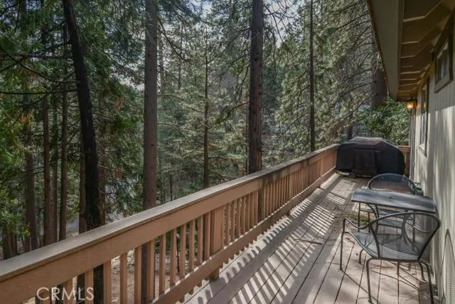 26655 Thunderbird Drive, Lake Arrowhead, California 92352
