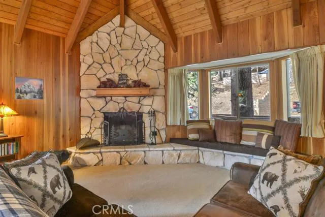26655 Thunderbird Drive, Lake Arrowhead, California 92352