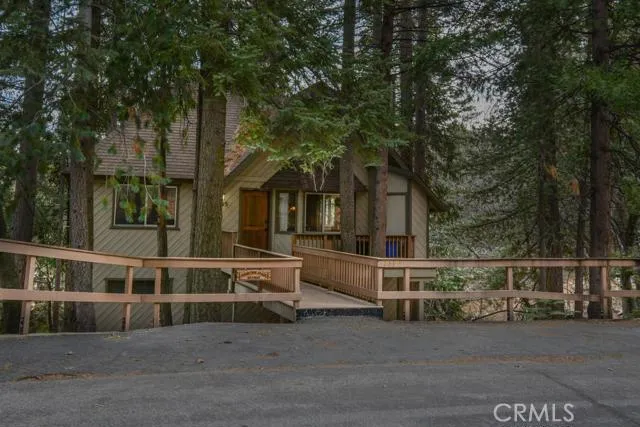 26655 Thunderbird Drive, Lake Arrowhead, California 92352