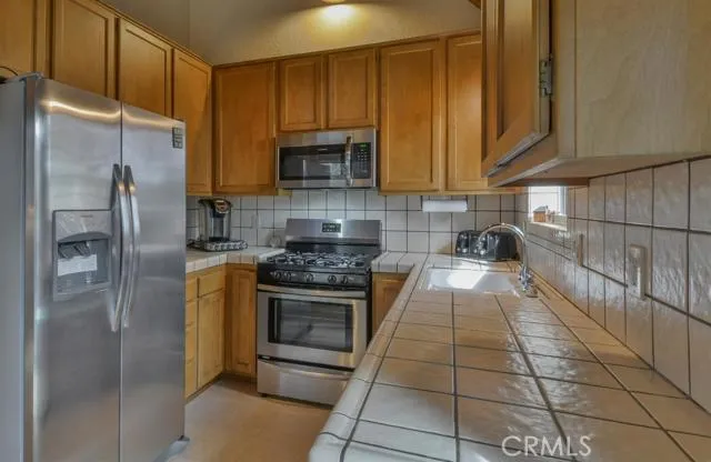 26655 Thunderbird Drive, Lake Arrowhead, California 92352