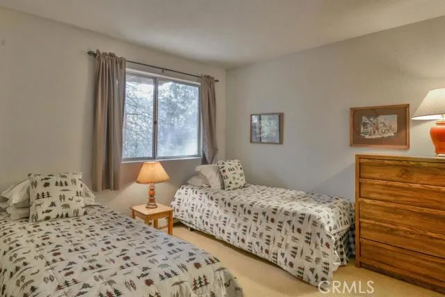 26655 Thunderbird Drive, Lake Arrowhead, California 92352