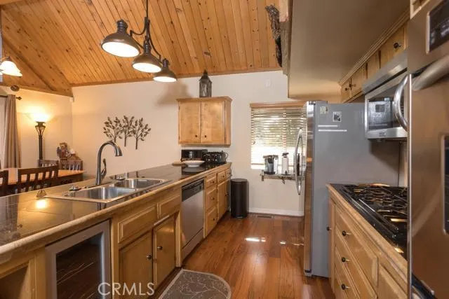 27900 N Bay Road, Lake Arrowhead, California 92352