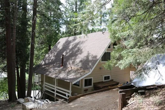 28687 Shenandoah Drive, Lake Arrowhead, California 92352