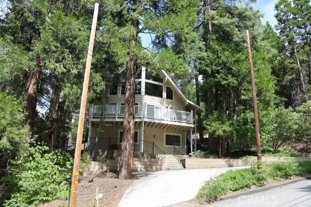 28687 Shenandoah Drive, Lake Arrowhead, California 92352