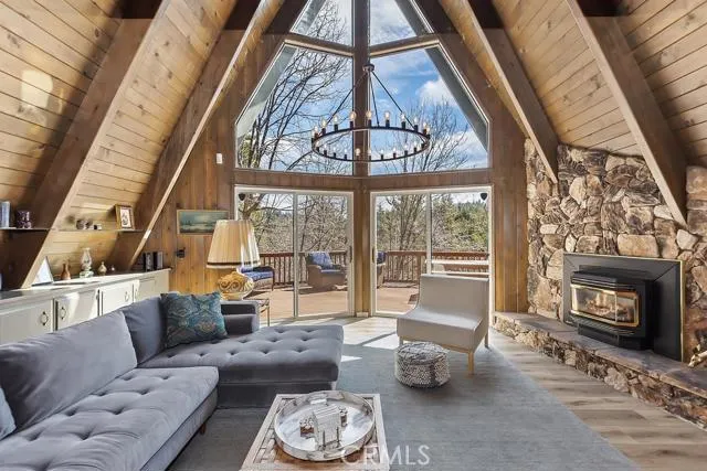 549 San Benito Lane, Lake Arrowhead, California 92352