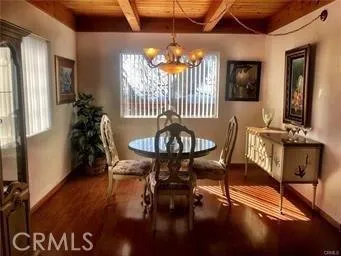 FORMAL DINING