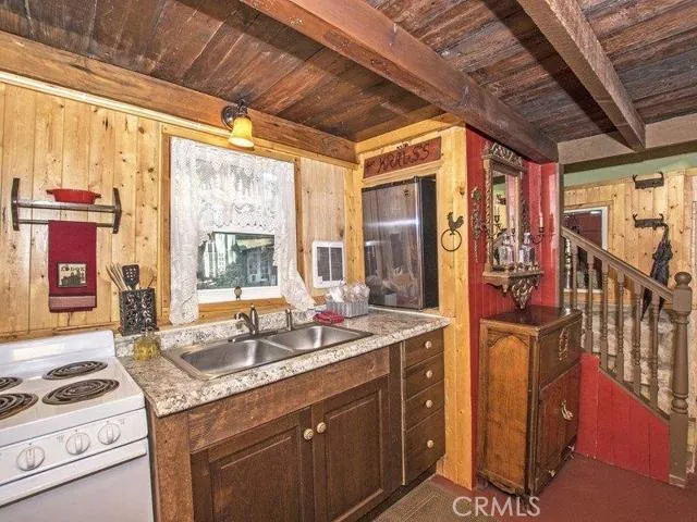 23270 Brookside Road, Crestline, California 92325