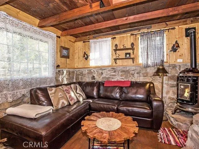 23270 Brookside Road, Crestline, California 92325