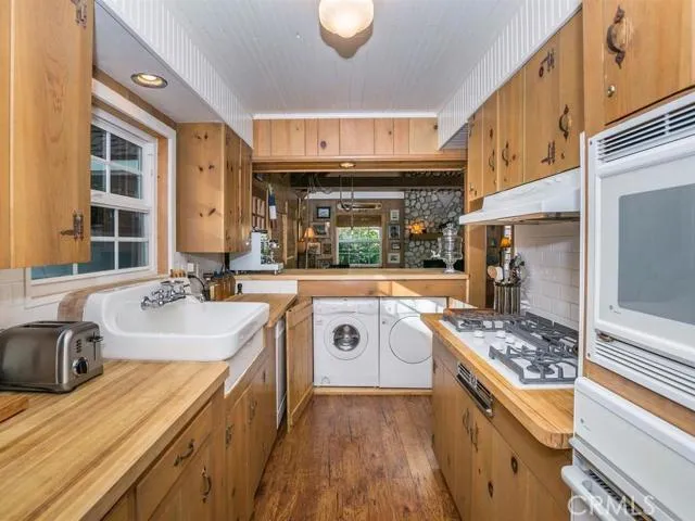 352 John Muir Road, Lake Arrowhead, California 92352