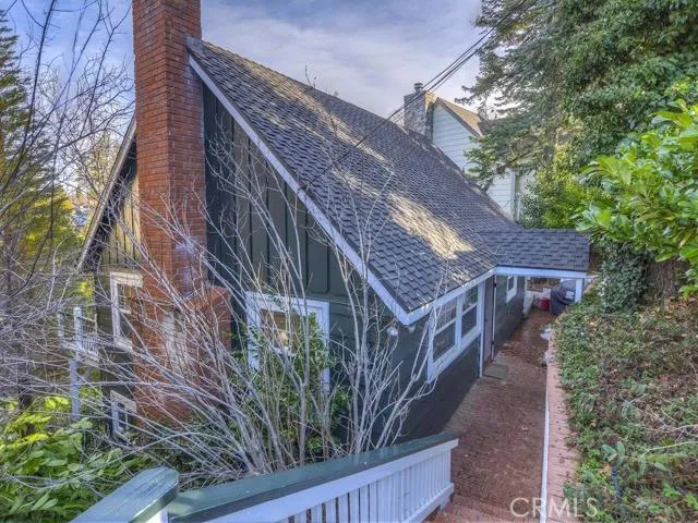 352 John Muir Road, Lake Arrowhead, California 92352