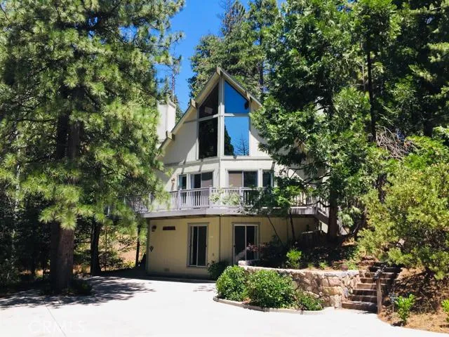635 Grass Valley Drive, Lake Arrowhead, California 92352
