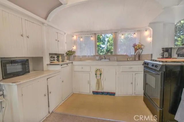 21875 Sawpit Canyon Road, Cedarpines Park, California 92322